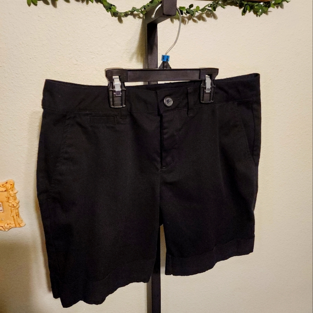 Womens Faded Glory Shorts. Size 4. Black
